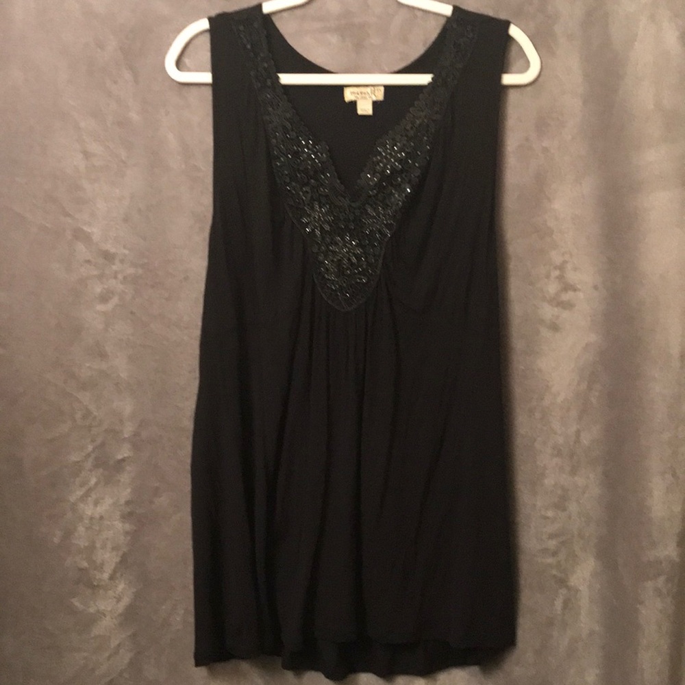 One World crochet sequin tank top. 2X. EUC.